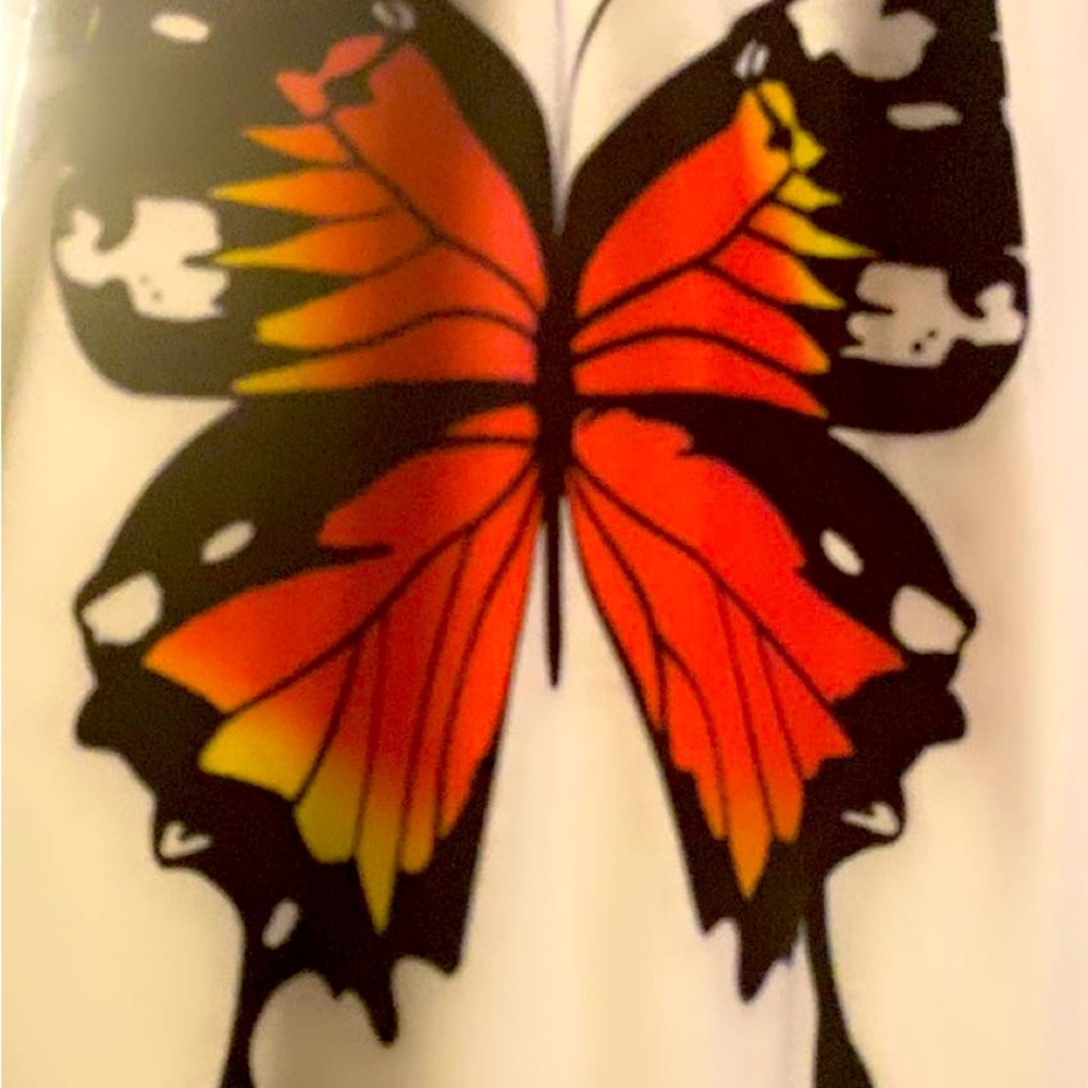 Womens white sweats with butterflies 🦋. Draw string and pockets.